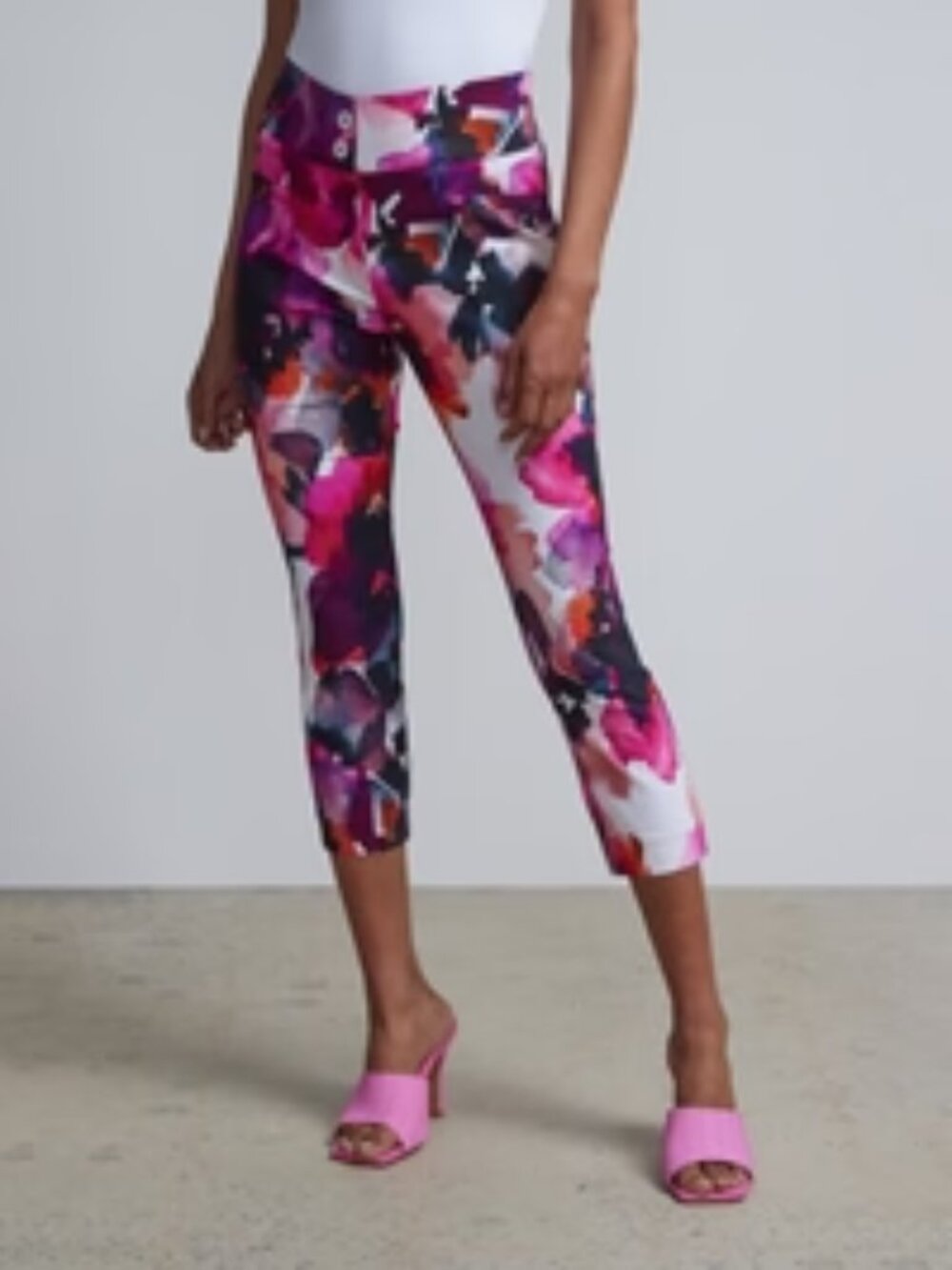 New York and Company "The Whitney" Floral Slip-On Capris - XL EUC